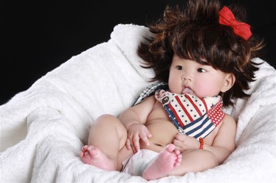 超級(jí)可愛(ài)假小子一個(gè)--寶貝女兒