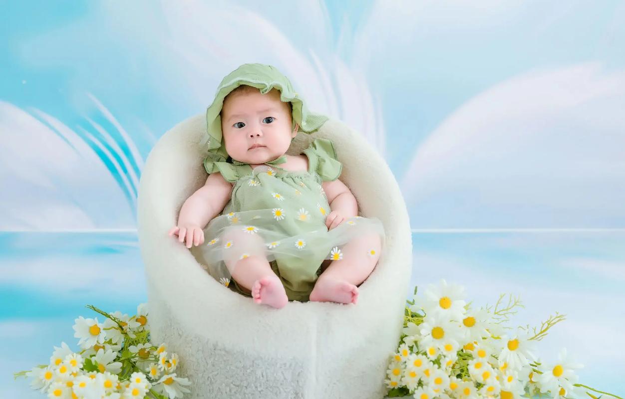 ??我家小孫女兩個(gè)月咯????可愛(ài)寶貝#小乖乖萌萌噠 #看著